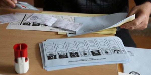 Ağrı ve Yalova'da kim önde?