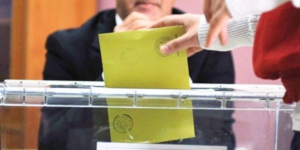 'Yarı başkanlık' için Fransa modeli masada