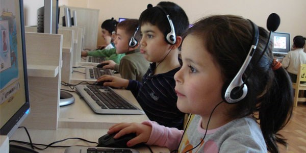 Çocuklar bilgisayar kodları yazacak