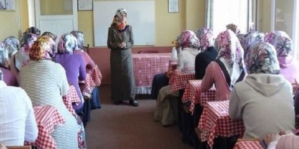 Fahri Kur'an Kursu öğreticileri torba yasayı bekliyor