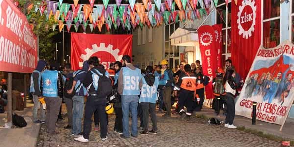 DİSK önünde toplanmalar başladı