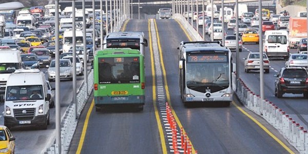 Metrobüs seferleri başladı
