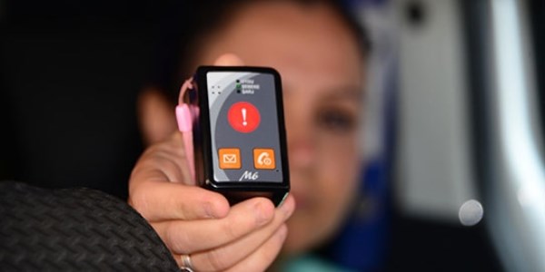 Adliye �n�nde panik butonu daya��!