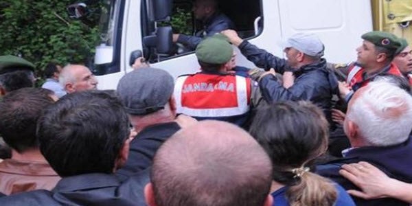 HES protestosunda 1'i asker 4 yaral�