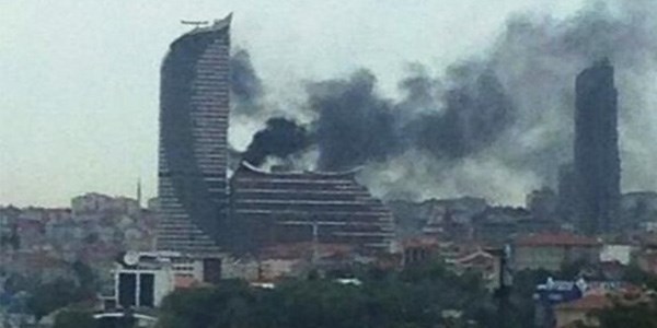 İstanbul'da AVM yangını/ Video