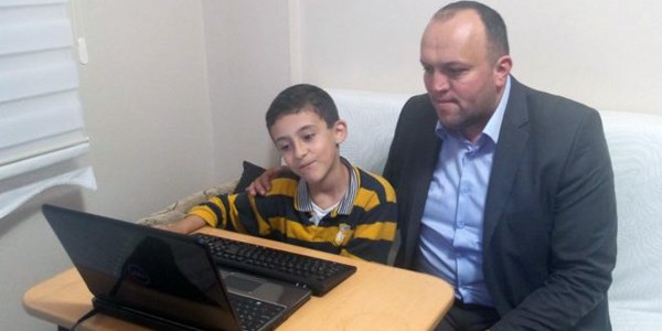8 yaşındaki çocuk Facebook'ta bin lira harcadı!