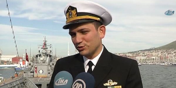 K�z�n�n do�um haberini sava� gemisinde ald�/ Video