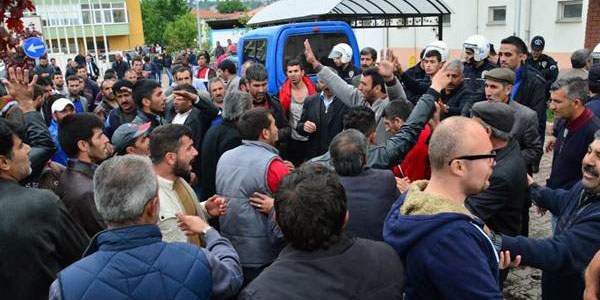 Liseli kıza cinsel istismara linç girişimi/ Video