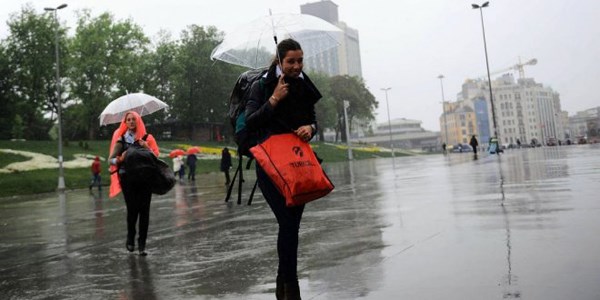 İstanbul'da sağanak yağış etkisini sürdürüyor