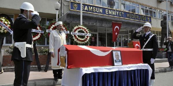 Polis memuru kanserden öldü!