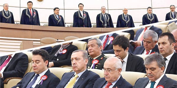 Yargı törenlerine yeni ayar geliyor!