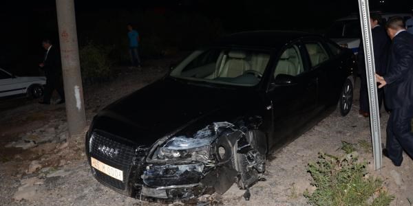 Soma'ya giden belediye bakan kaza geirdi!
