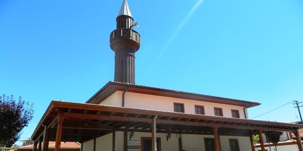 Tüm camilerde Sala okunmaya başladı