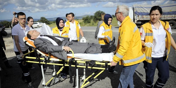 MEB müfettişleri kaza yaptı: 5 yaralı