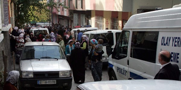 Asker tüfekle kendini vurdu