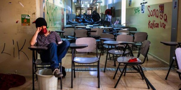 Ege Üniversitesi'ne operasyon: 38 gözaltı/Video