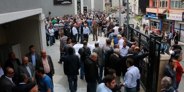 Savcı 27 saat sonra olay yerinde.. Amir dayak yedi!/Video
