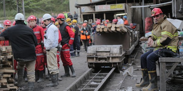 Soma'daki maden işçileri sendikadan istifa ediyor/ Video