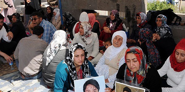 Diyarbakır'daki eyleme katılım büyüyor