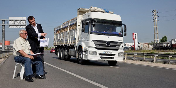Sahibinden satılık otoyol!/Video