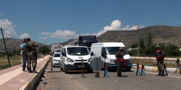 Diyarbakır'da jandarma müdahalesi başladı