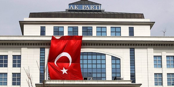 AK Parti 40'a yakn il ynetiminin istifasn istedi