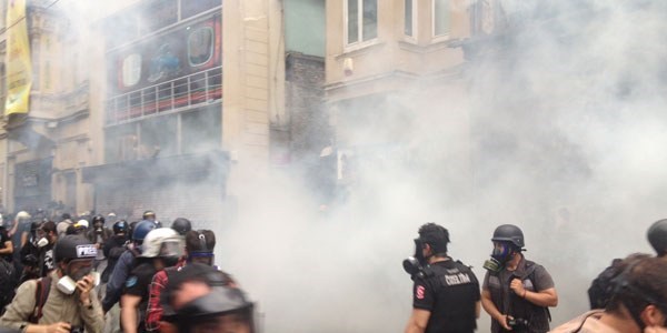 Eylemlere polis müdahalesi sürüyor