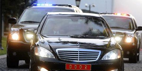 Başbakan izini kaybettirdi