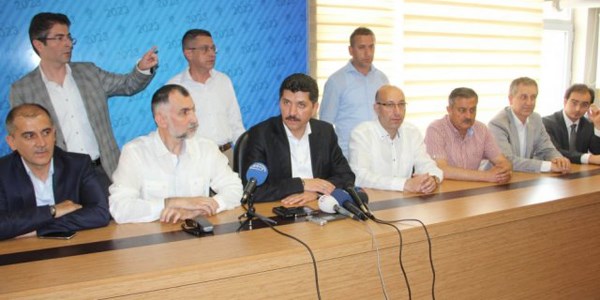 AK Parti Karabk il ynetimi istifa etti