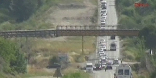 İşçiler Gül'ün yolunu kesti/ Video