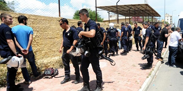 Akdeniz Üniversitesi'nde gerginlik
