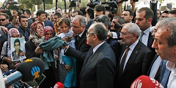 Bakanlardan eylem yapan annelere ziyaret/ Video