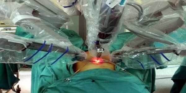 Robotik cerrahiyle kalp delii kapatld