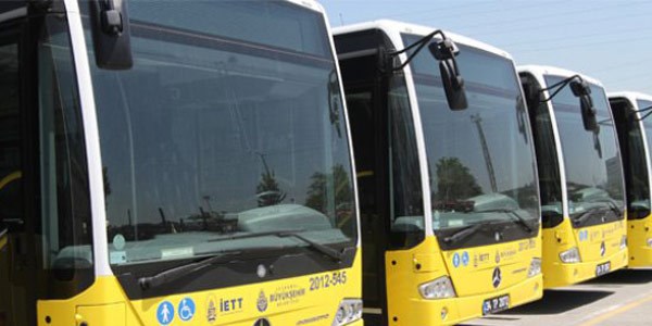Durakta otobüs beklemeye son