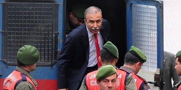 Avcı'ya ceza veren polisler ödüllendirildi