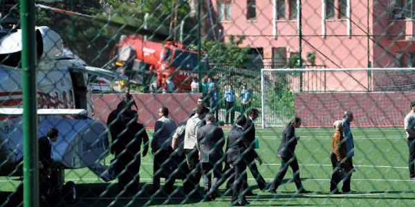 Erdoğan'ın helikopteri inerken 3 kişi yaralandı