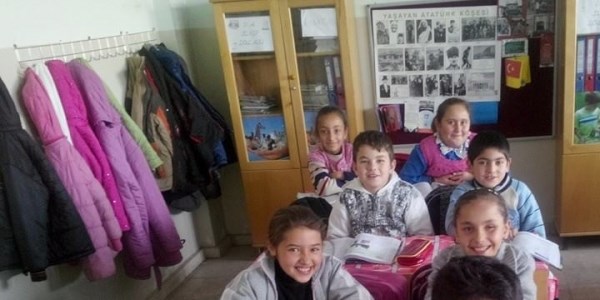 Eski okulu zorunlu olan öğretmenin, bu okuldaki görev süresi zorunlu hizmete sayılır mı?