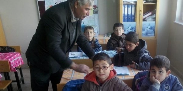 Zorunlu dışına çıkarılan okuldaki öğretmenin yeni görev süreleri zorunluya sayılır mı?