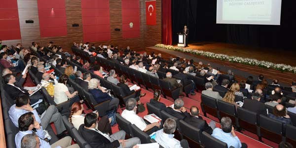 300 akademisyen doktorayı konuştu
