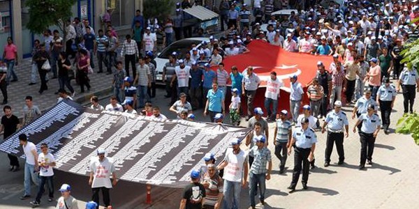 Maaşlarını alamayan Somalı işçilerden eylem
