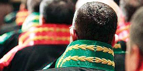 Hakim ve savcılar 'rüşvetçi' diye ihbar edildi