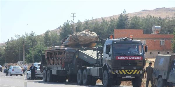 Sıcak bölgeye tank sevkiyatı