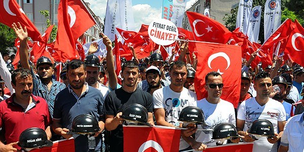 Maden ocağı işçilerinden miting
