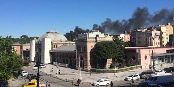 Sirkeci Gar�'nda yang�n pani�i