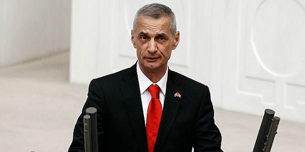 Engin Alan TBMM Genel Kurulu'nda yemin etti