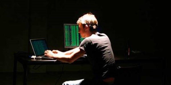 Devlet akıllı telefonunuza nasıl çengel atıyor