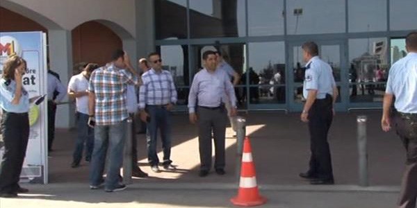 Banka g�revlilerine silahl� sald�r�: 1 �l�