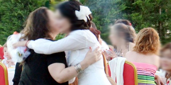 Damatsız düğün yapan öğretmen ortadan kayboldu