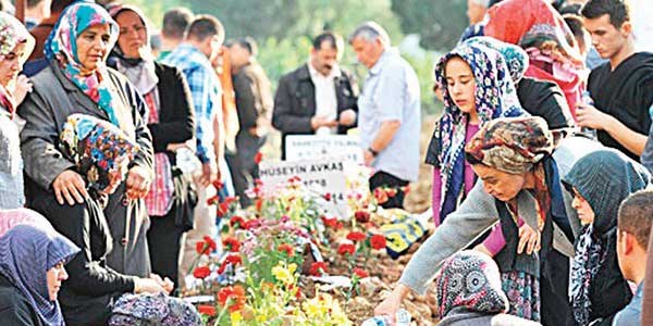 Her şehit ailesine 1 ev