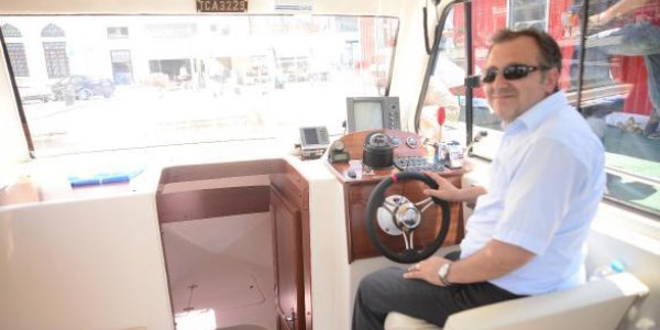 Güneş enerjili tekne denize indi